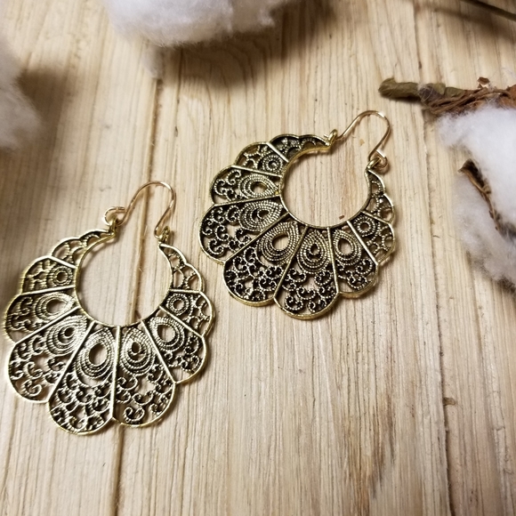 Beautiful Vintage GOLD Boho earrings - Picture 5 of 9